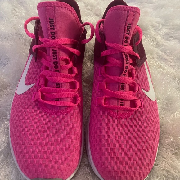 Nike Air Max Bella in Pink/Purple - Picture 4 of 8